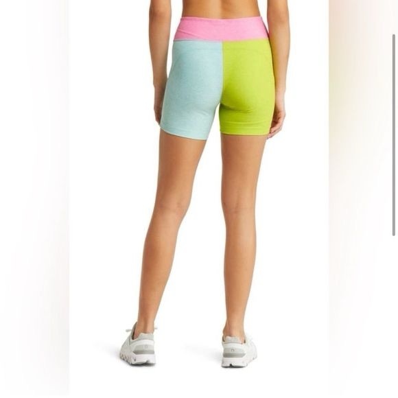 Outdoor Voices Warmup 5" Short bubblegum/peridot/caribbean XXS - Picture 2 of 7